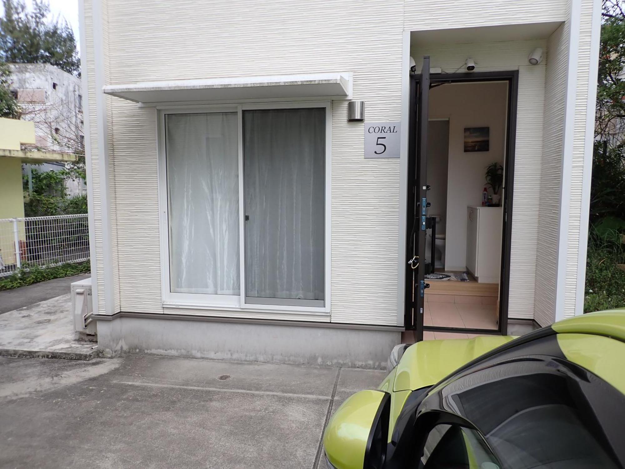Coral Apartment Onna Exterior photo